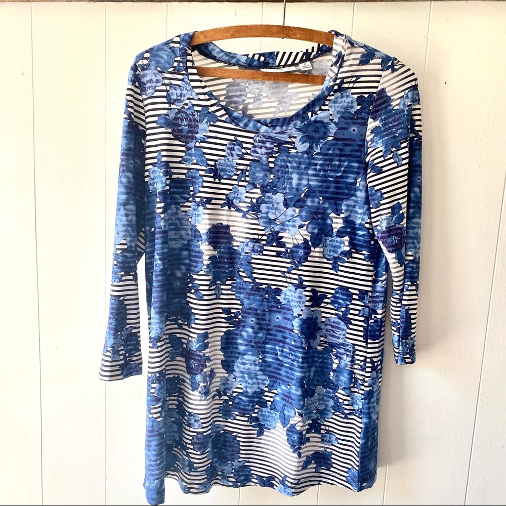 Susan Graver Blue Stripes and Flowers Top XS